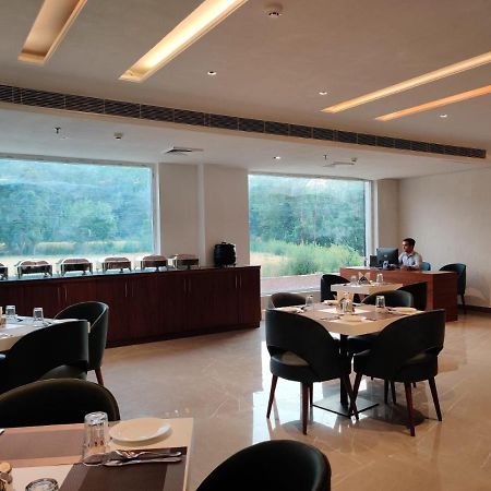 Una  Hotel Parth מראה חיצוני תמונה